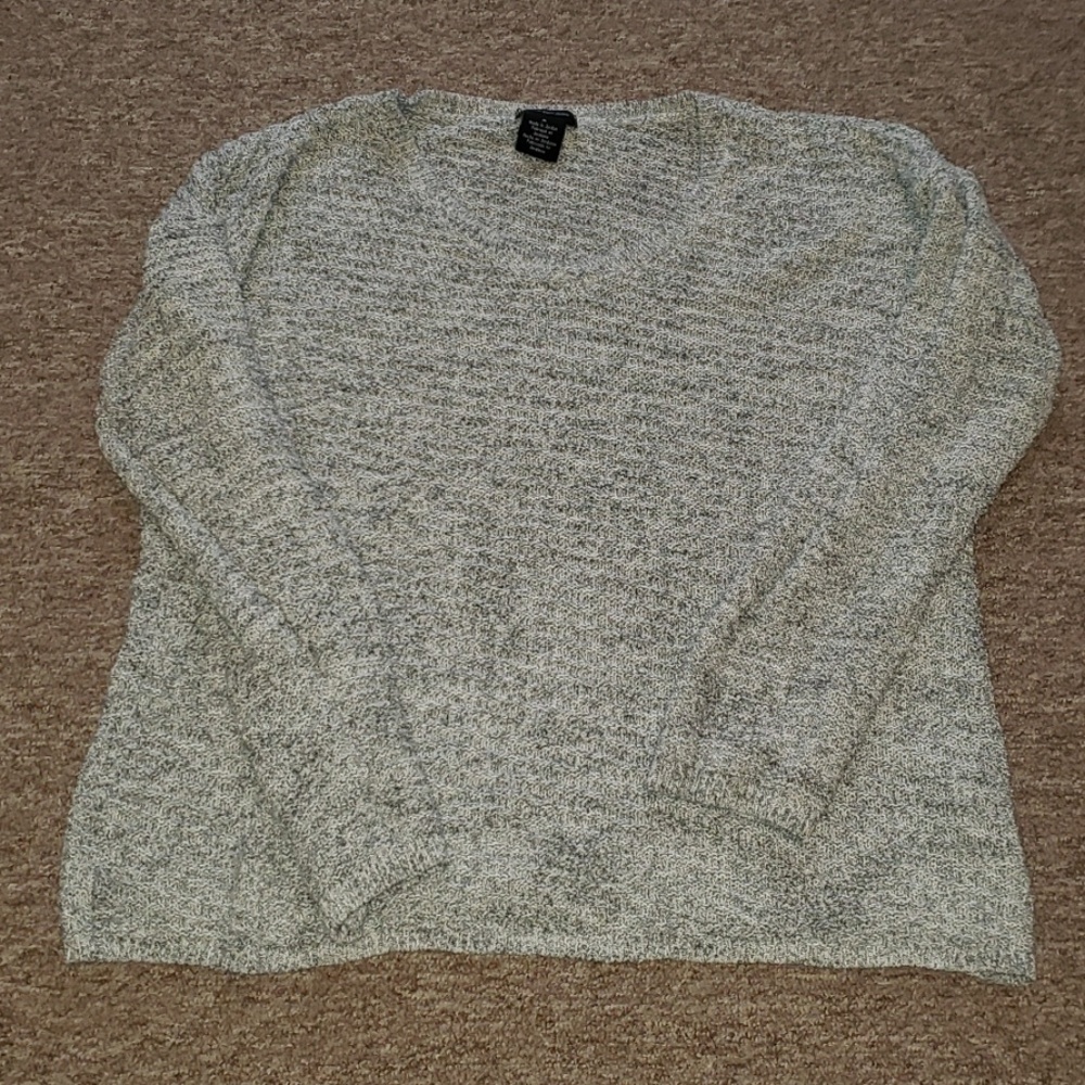 Light weight sweater